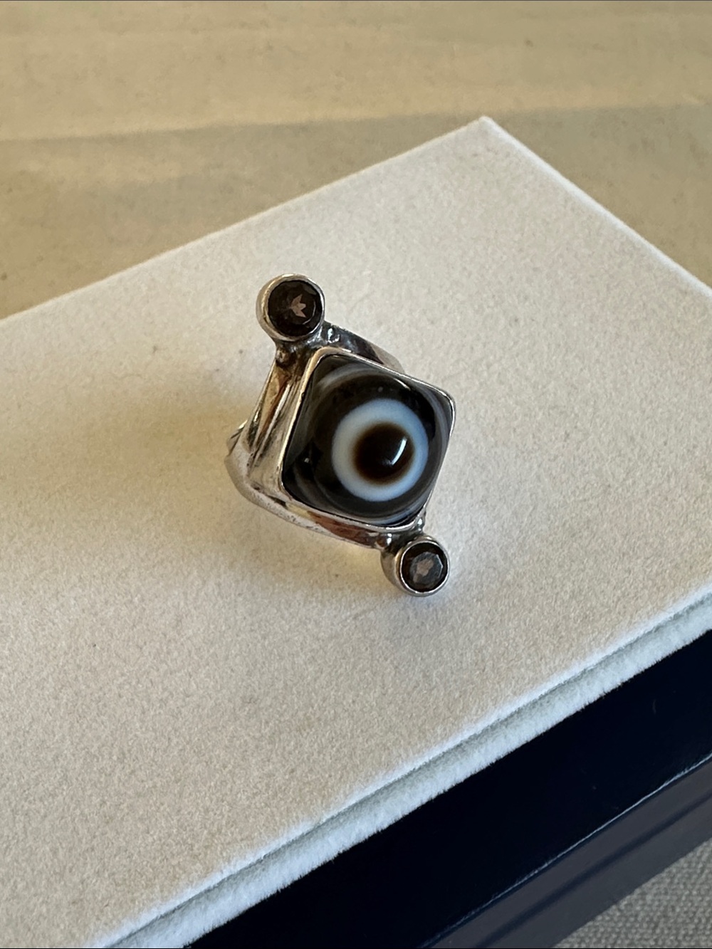 Sterling Silver Agate Eye Statement Ring - Picture 3 of 12
